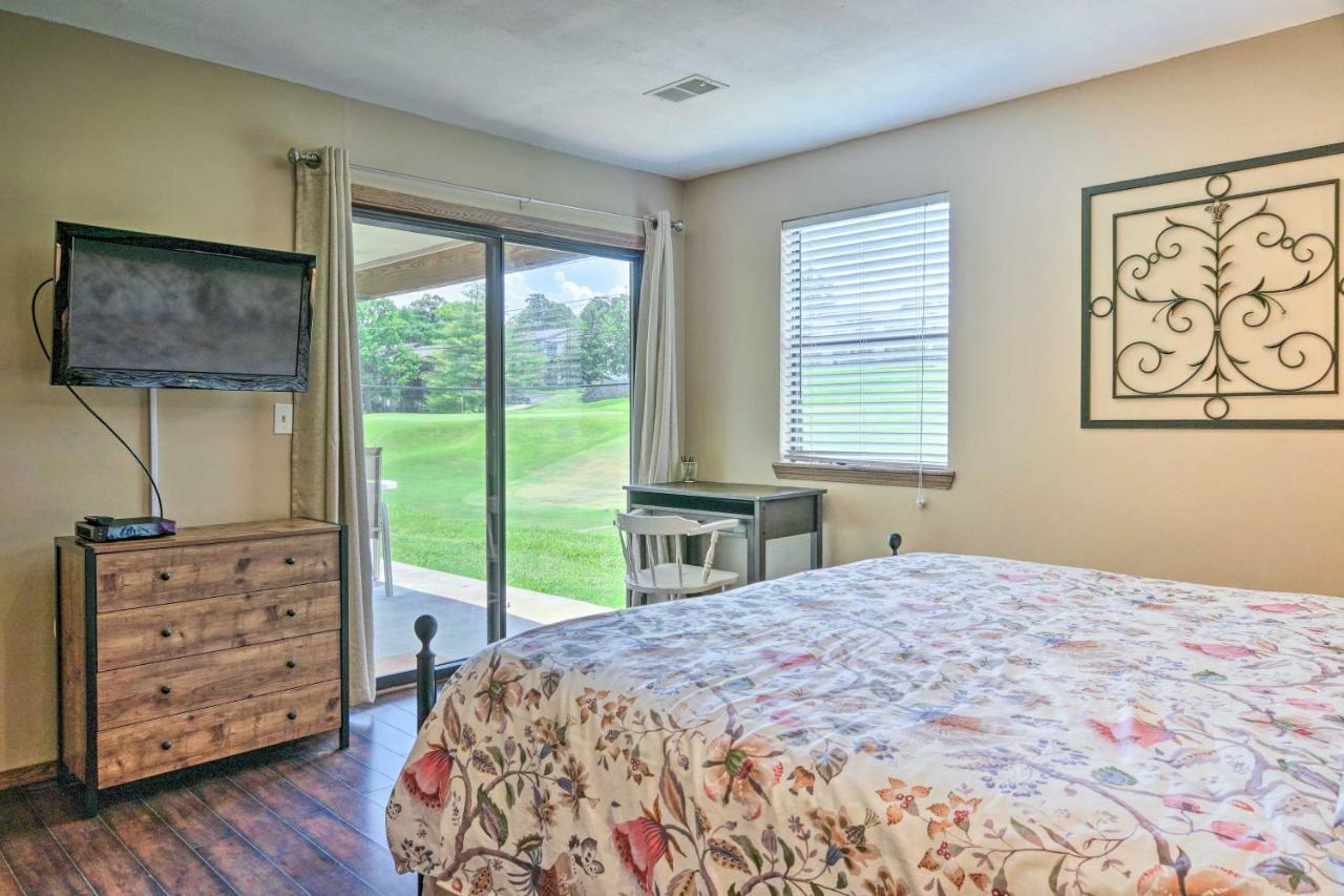 Pet-Friendly Branson Retreat With Pool And Golf Accessアパートメント エクステリア 写真